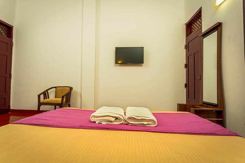 Dayanithi Guest House Jaffna Exterior foto